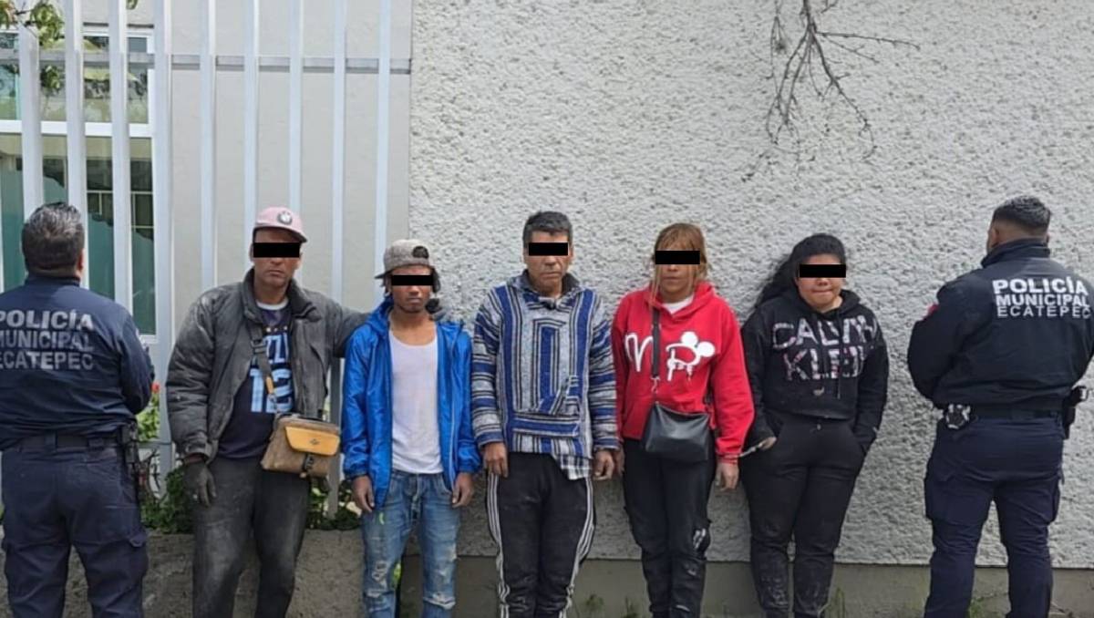 Cinco extranjeros fueron detenidos en La Laguna Chiconautla al intentar invadir una vivienda con herramientas.| Especial