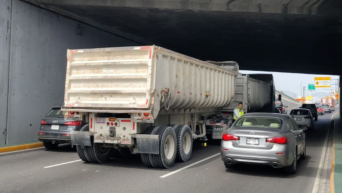 El fatal accidente ocurrió en los carriles ordinarios, justo debajo del puente Revolución | Agustín Martínez