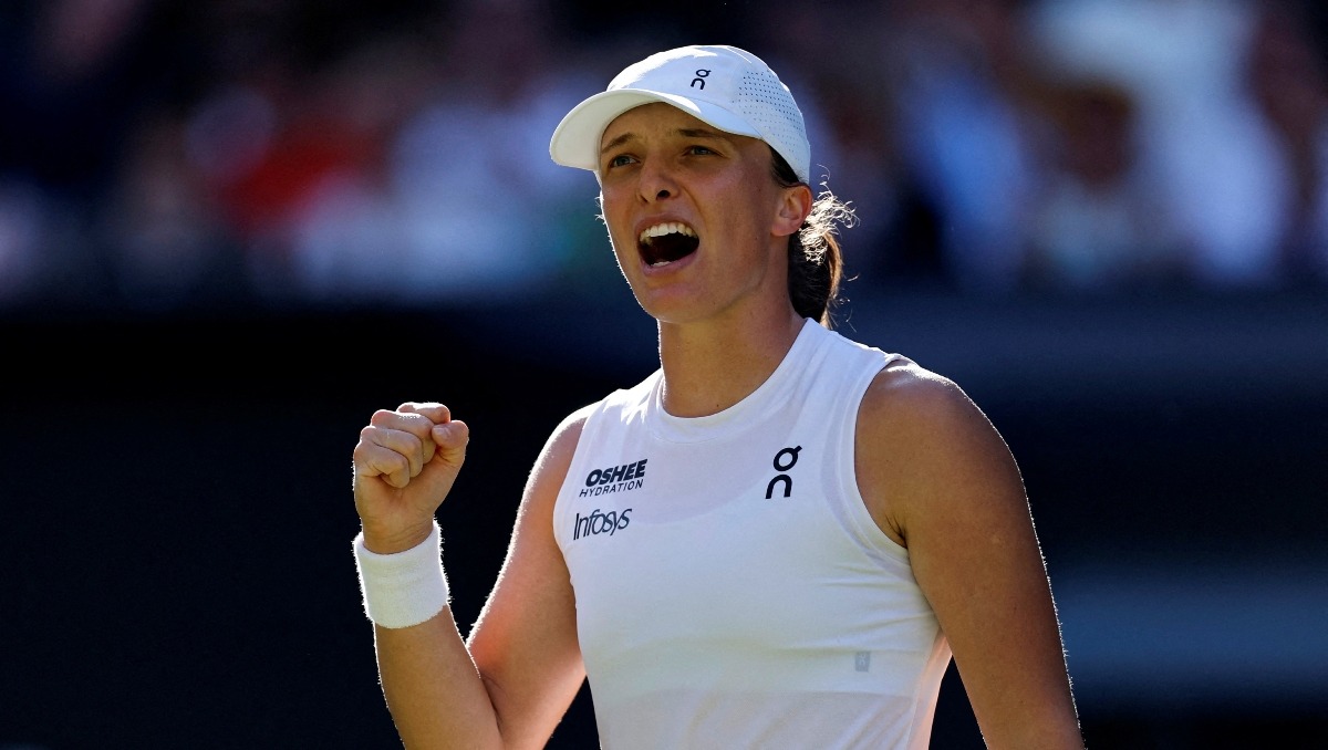 Iga Swiatek domina la semi y alcanza su primera final en Wimbledon (Reuters)