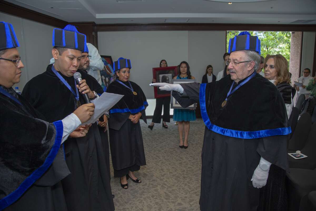 Luis María Aguilar Morales, durante la ceremonia en la que recibió el Doctorado Honoris Causa por parte del ILEP. (Cortesía)