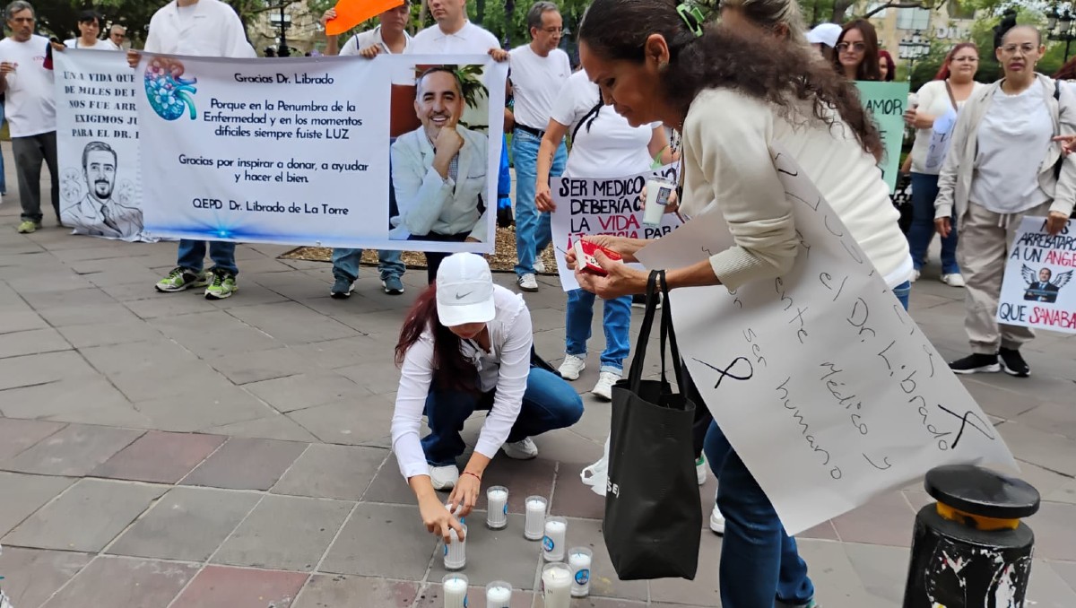Pacientes y otros conocidos protestaron en el Centro de Guadalajara (Fátima Briceño)