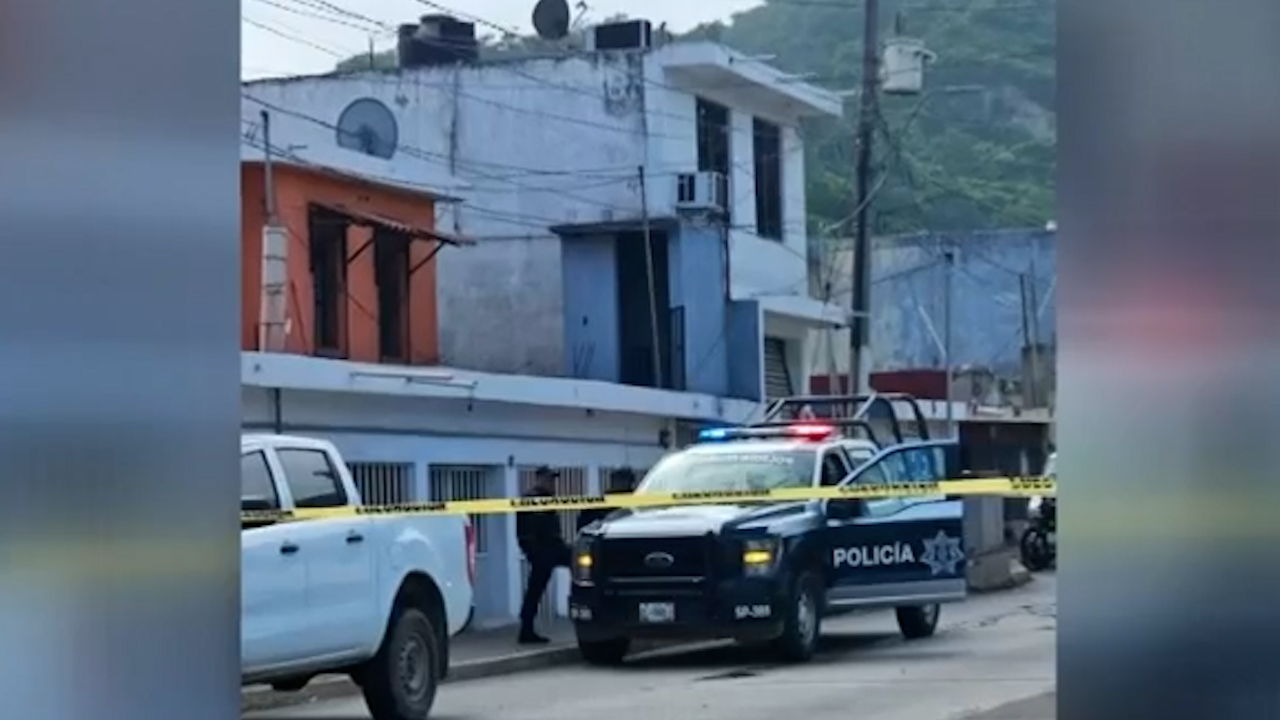 Policía estatal es ejecutado en su casa en Manzanillo; un presunto agresor fue detenido