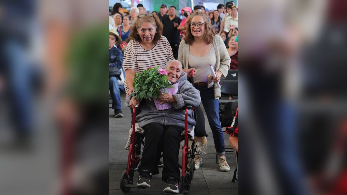 En décadas, doña Josefina se dedicó a vender aguacates, nopales y comida en el mercado de San Ángel. | Especial