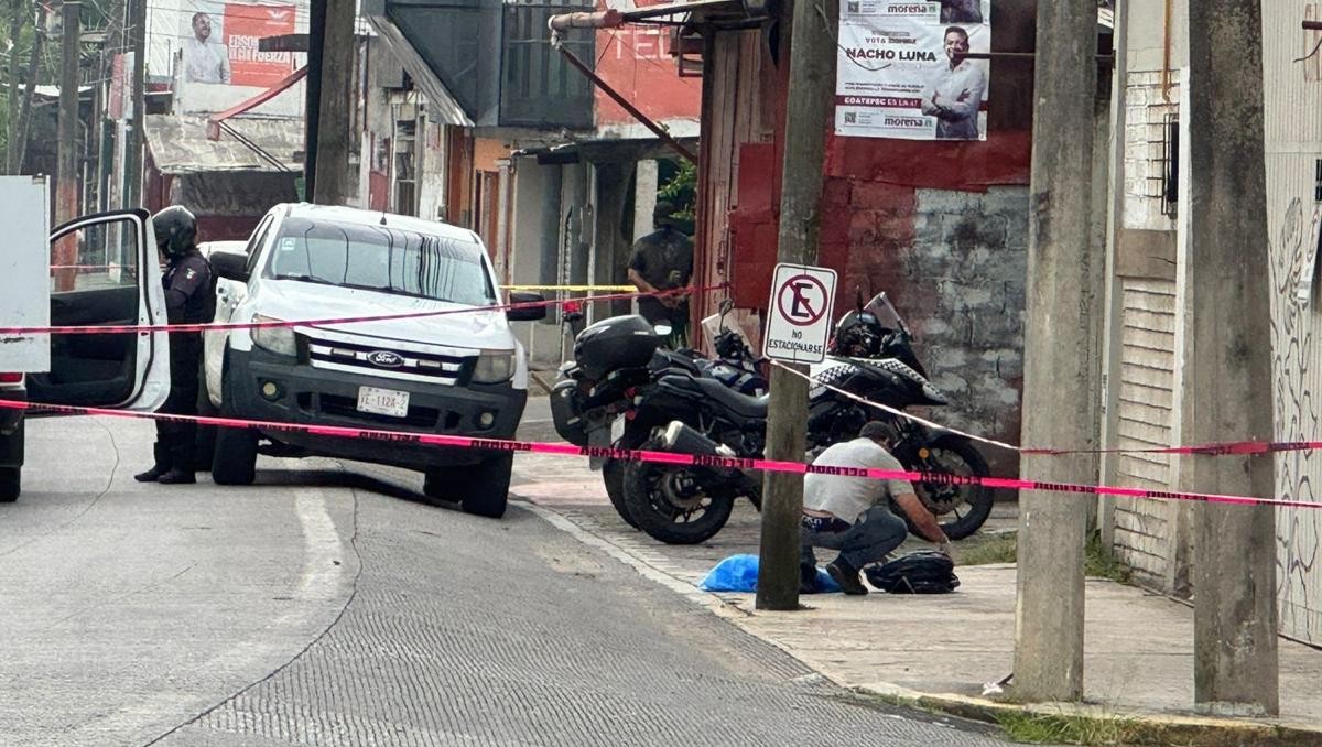 Identifican a hombre que caminaba con cabeza humana en Veracruz