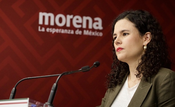 La presidenta nacional de Morena, Luisa María Alcalde, en conferencia de prensa.