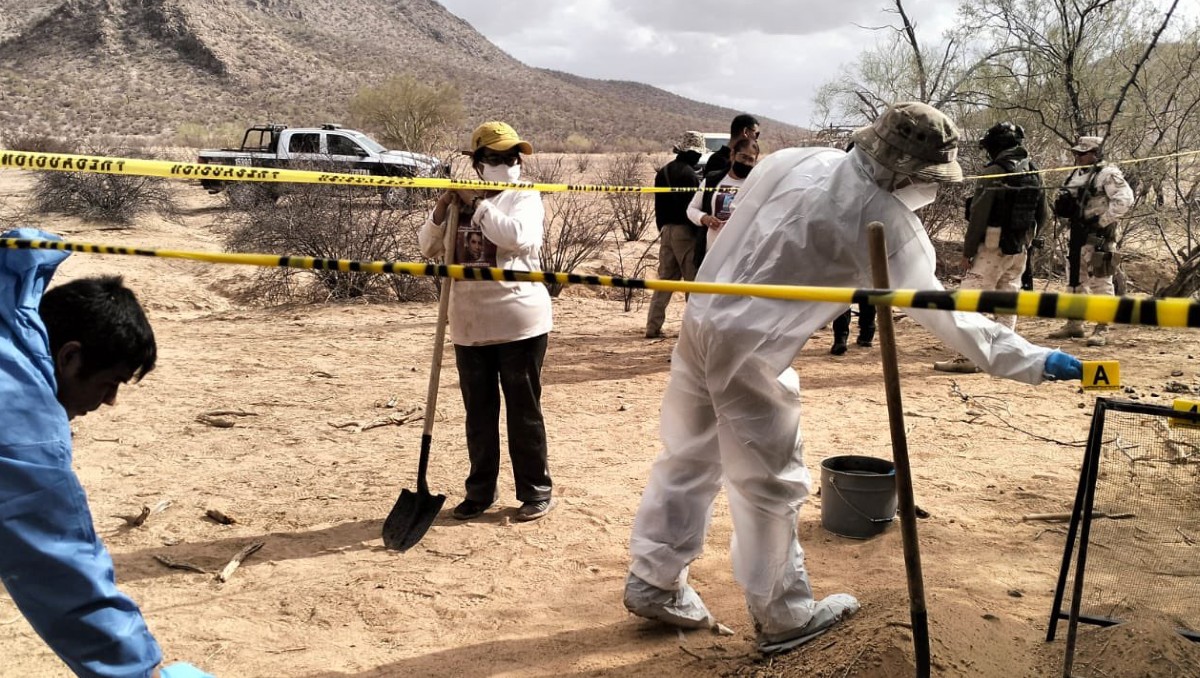 Los restos fueron llevados al Semefo para realizar las investigaciones correspondientes. (Foto: Madres buscadoras de Sonora)