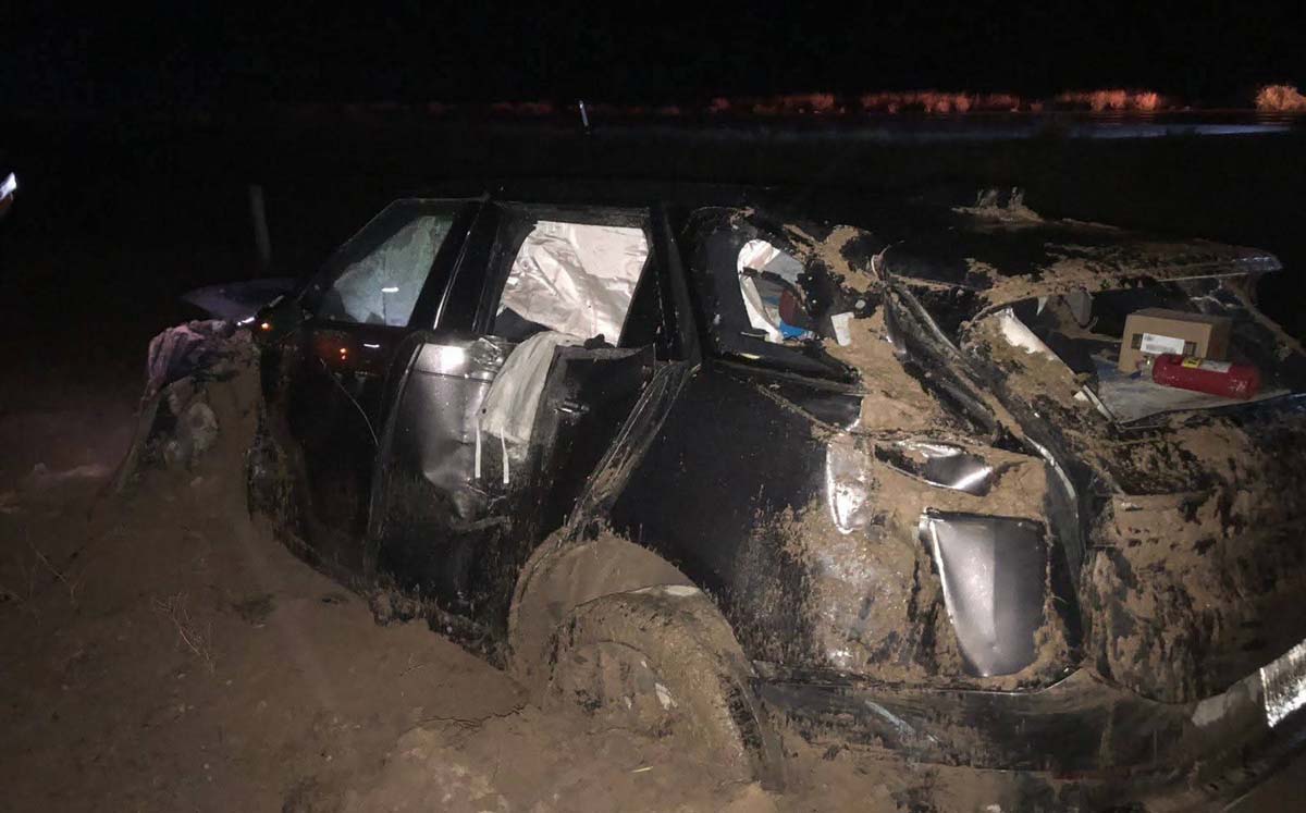 La camioneta donde viajaban quedó destrozada. l Especial