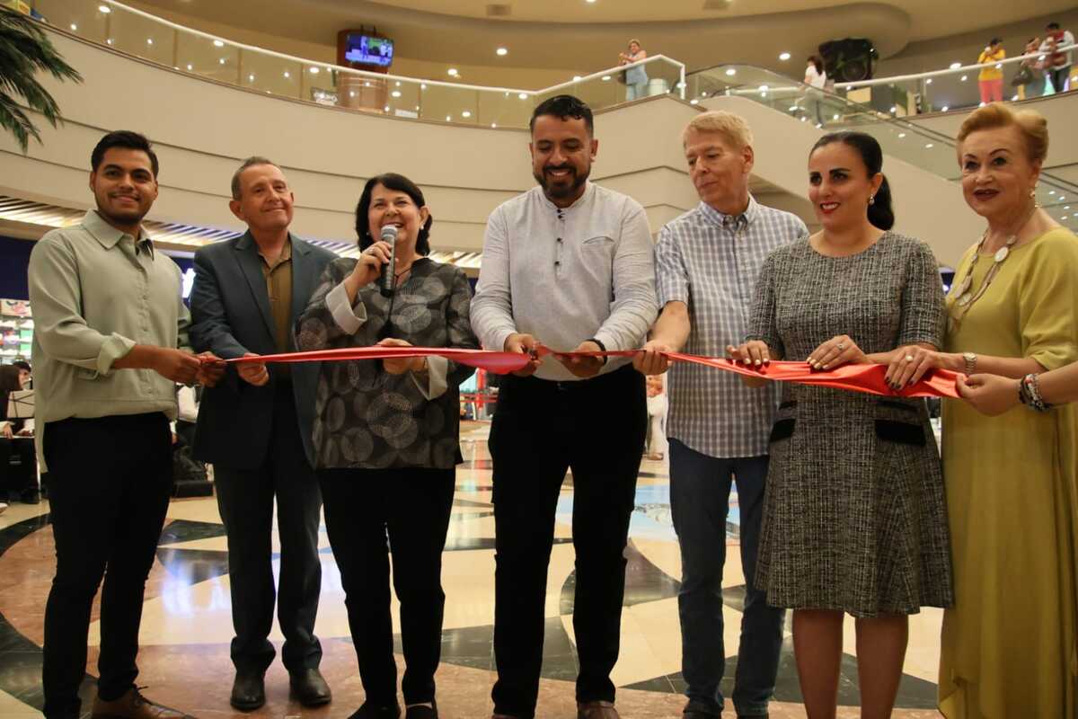 En Torreón, inauguran exposición fotográfica 'Alas de gloria'.| Verónica Rivera