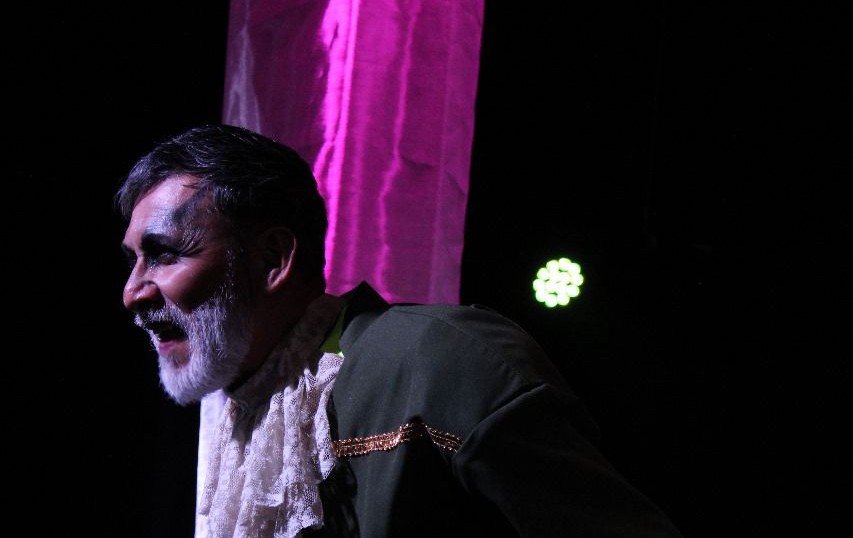 Amargo Teatro celebra una década con Casio en La Estética. (Especial)