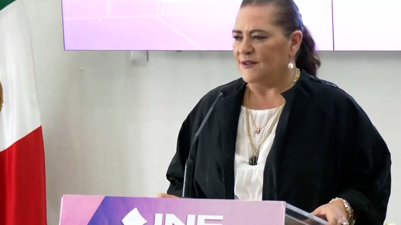 Consejera del INE lleva a cabo conferencia de prensa HOY 15 de julio