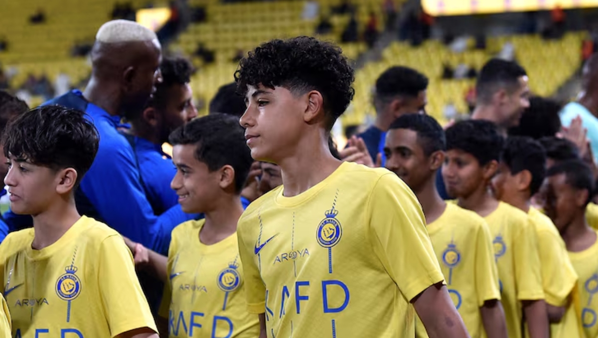 Cristiano Jr. defiende a su padre tras comparaciones con Lamine Yamal (Reuters)