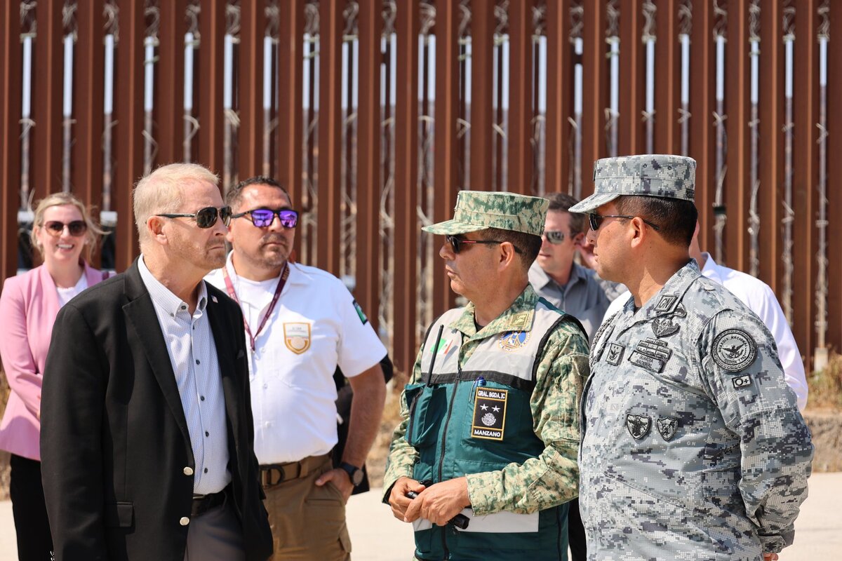 Johnson se reunió con líderes de Baja California para hablar sobre la cooperación en materia de seguridad. | X