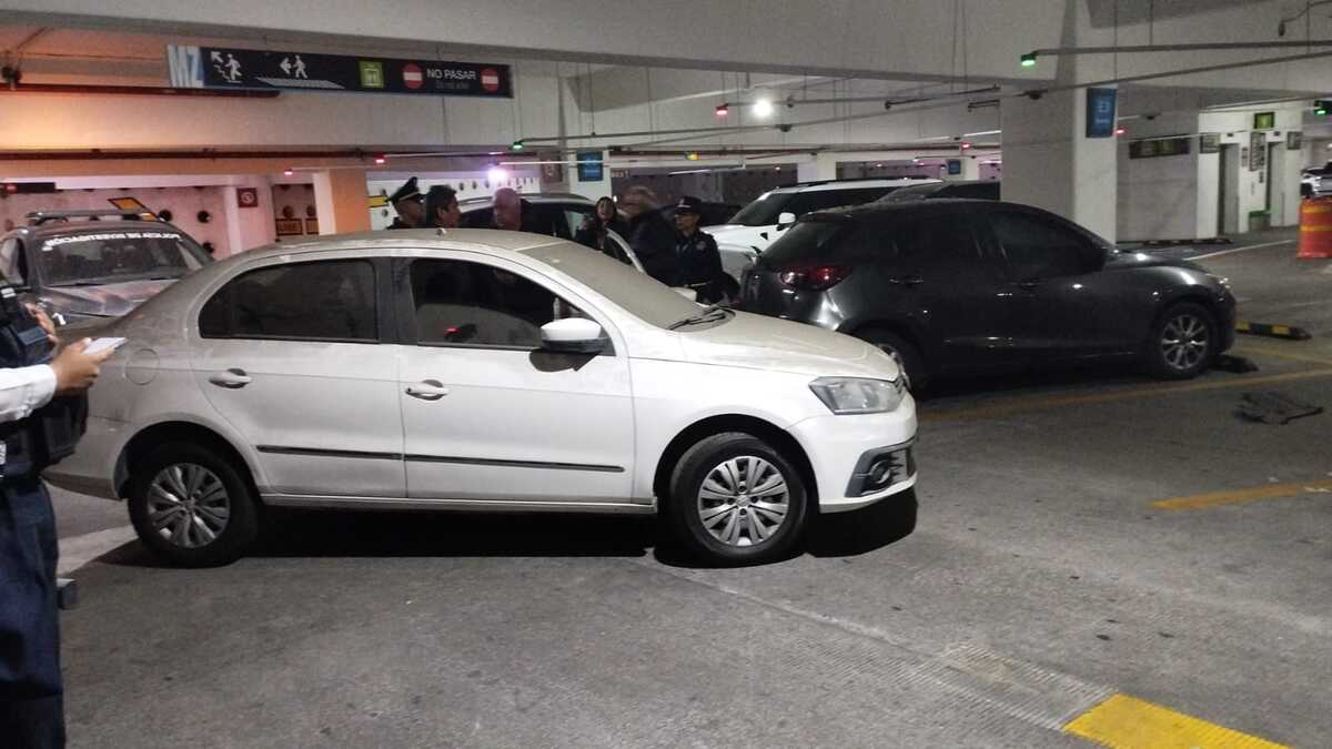 Los automóviles se encontraban cubiertos de polvo. | Especial