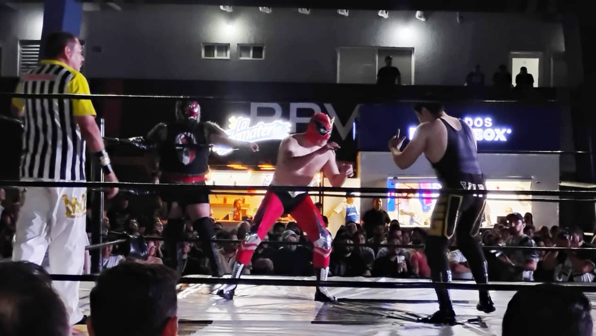 Afición disfruta tres horas de lucha libre en la función del Martes Nice (Martha Cedillo)