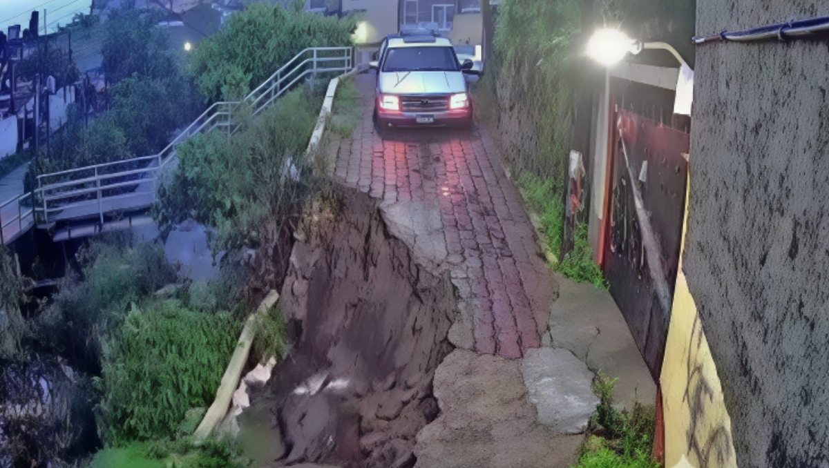 Deslave en calle Río Santa Fe, de Álvaro Obregón. | Especial