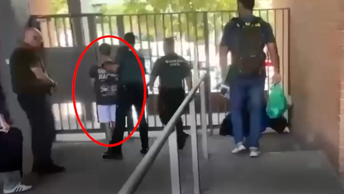 Detienen en España a líder xenófobo que incitaba a ‘cazar migrantes’