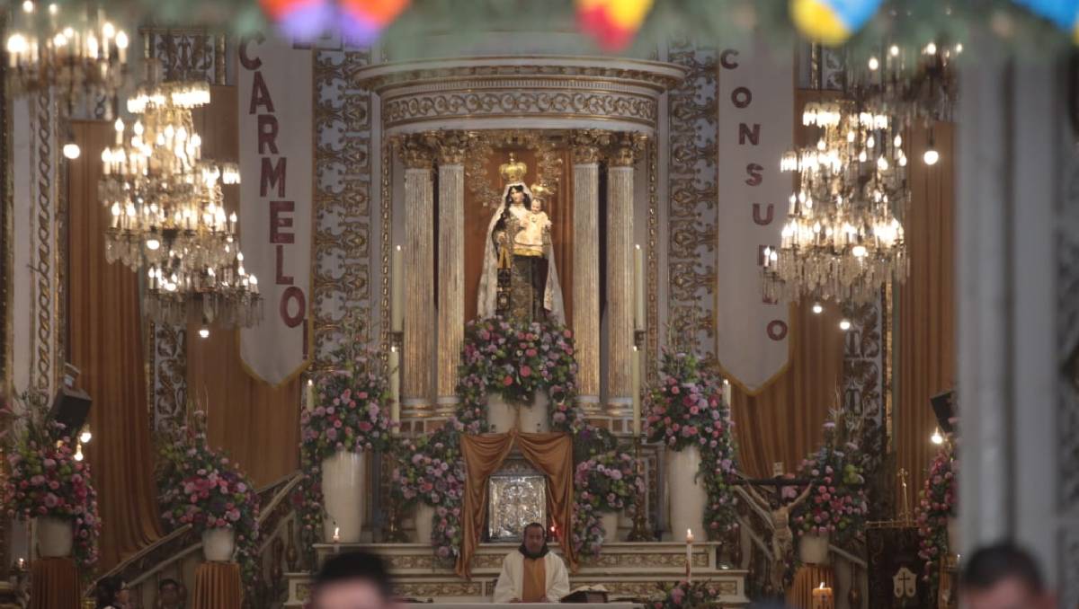 Los fieles la relacionan con la protección, tanto en la vida, como en la muerte. | Foto: Tania Contreras