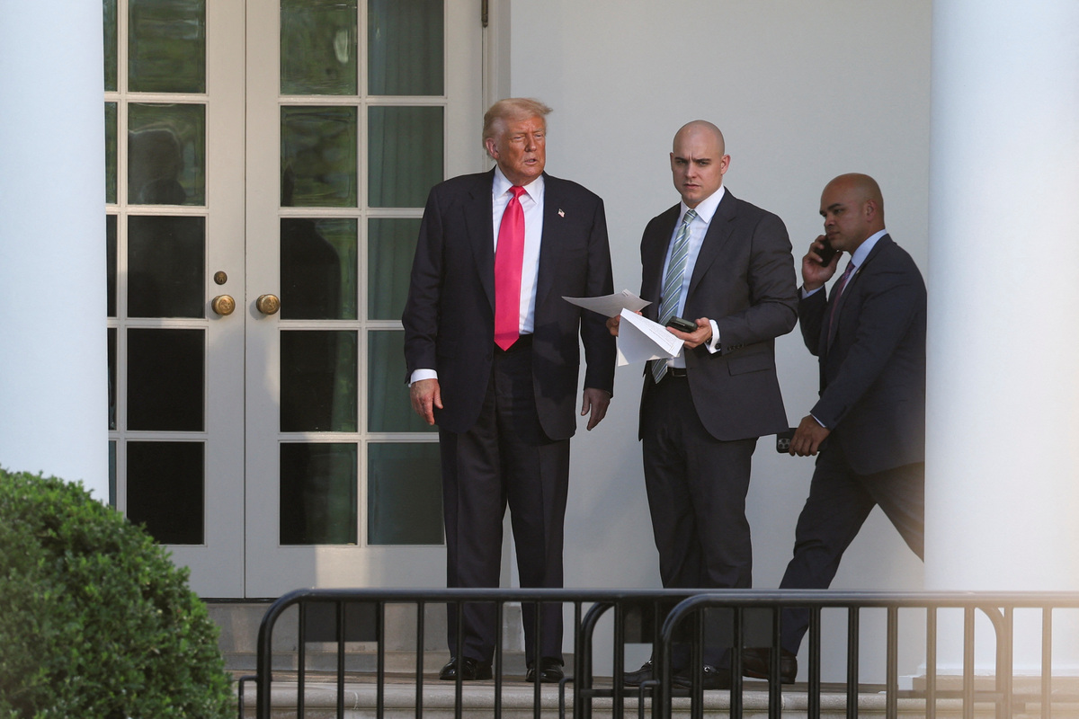 Personas cercanas a Trump aseguraron su preocupación por sobrecostos en la Fed. | Reuters