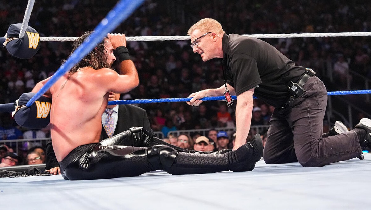 Seth Rollins sufrió otra lesión en la rodilla (WWE)