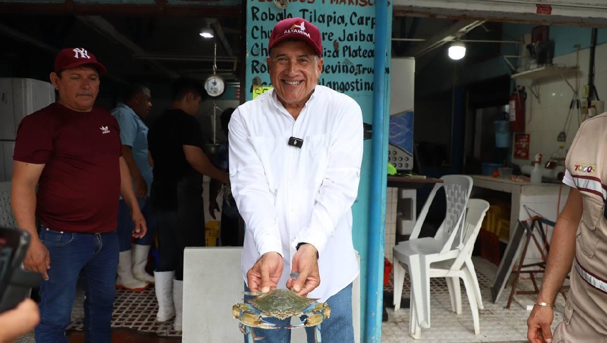 El alcalde de Altamira, Armando Martínez Manríquez, anunció el cambio de nombre del tradicional Mercado de Mariscos