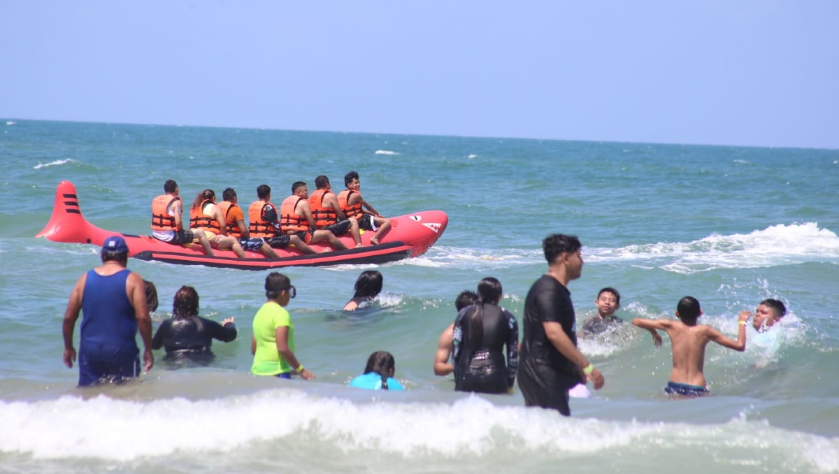 Balistas en Playa Miramar de Ciudad Madero.