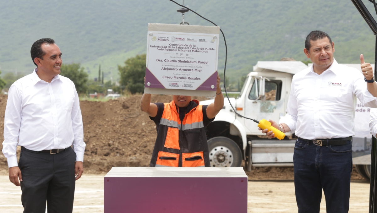Colocan primera piedra de la Universidad de la Salud en Izúcar, Puebla | Especial