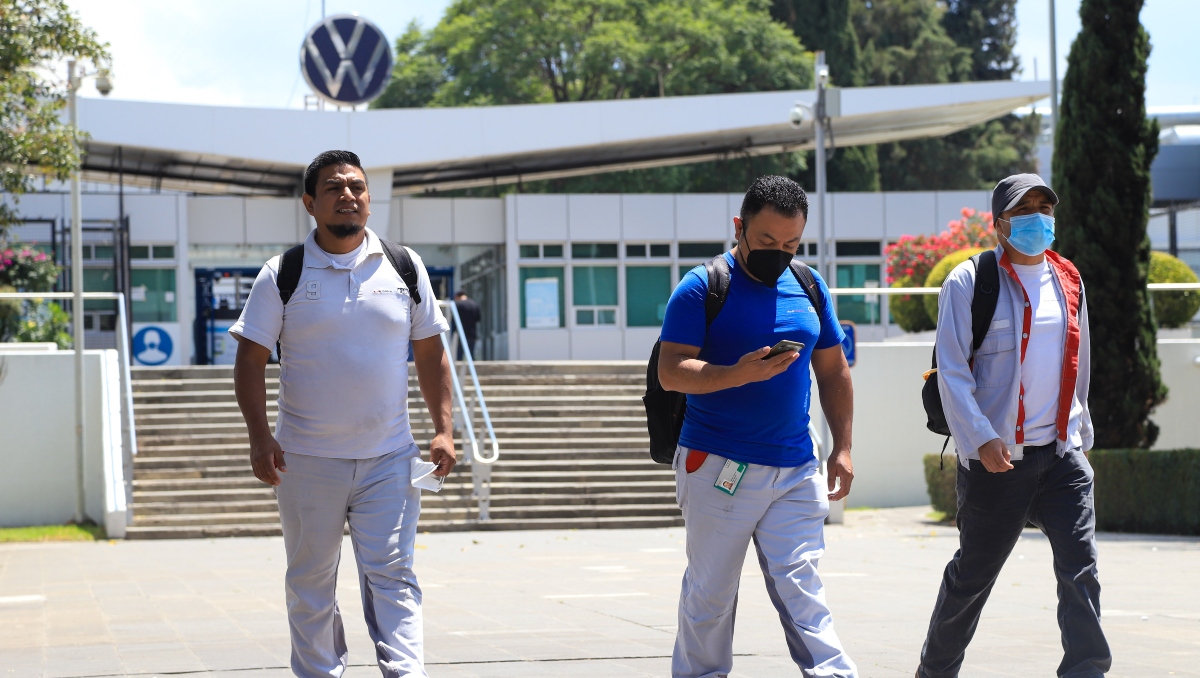 Volkswagen Puebla pausará producción previo a revisión salarial 2025 | EsImagen