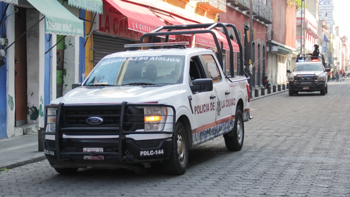 Detienen a cobrador que se hacía pasar por policía en CH de Puebla | EsImagen