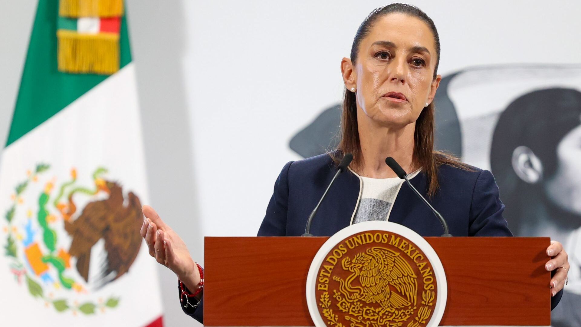 "No tiene por qué pasarle al consumidor final": Sheinbaum sobre alza a tarifas de Uber