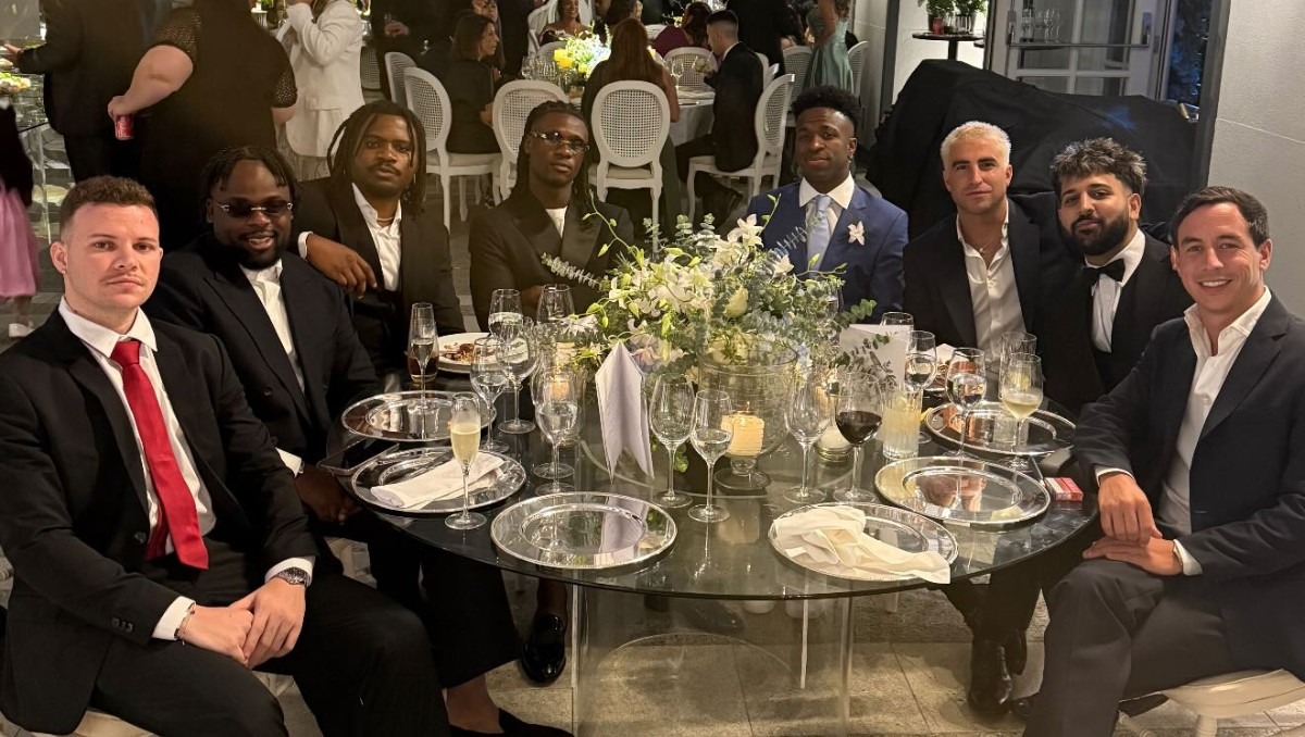 Rodrygo y Vinícius presentes como padrinos en la boda de Militão (Instagram @vinijr)