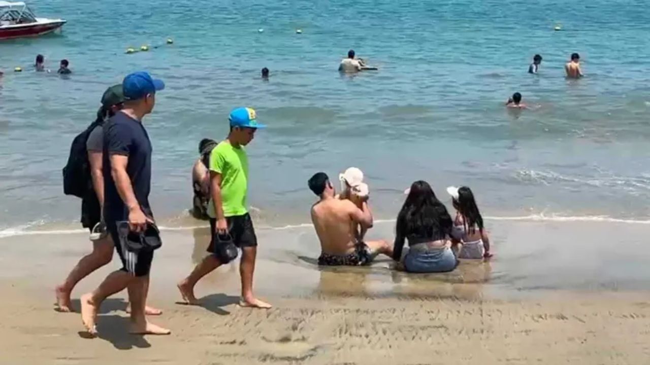 Alcaldesa de Acapulco rechaza análisis de Cofepris sobre playas contaminadas