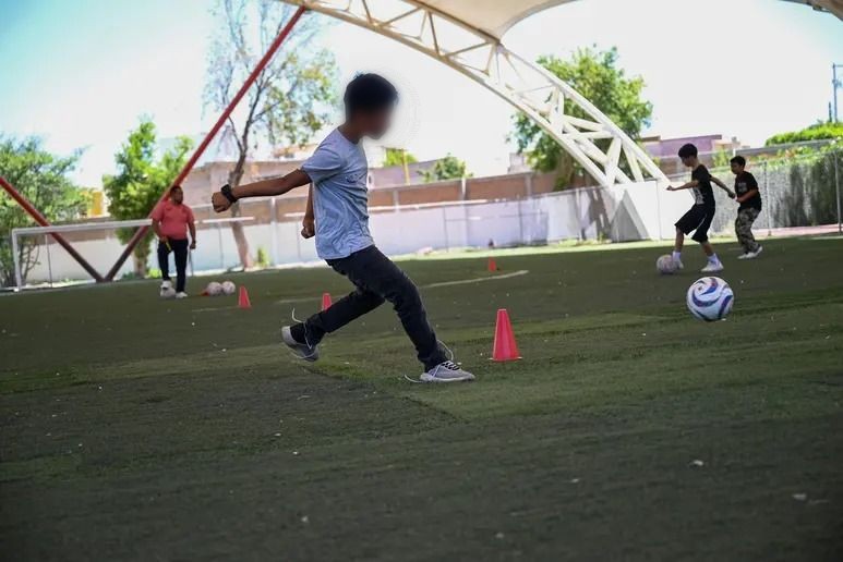 En Lerdo, crean escuela de futbol para niños en vacaciones. (Especial)