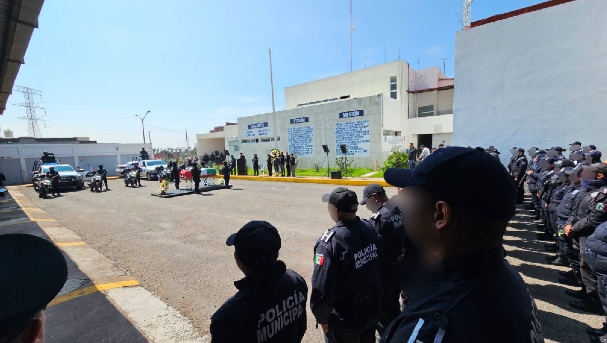Pénjamo: dan último adiós a policía asesinado en su hogar | Especial