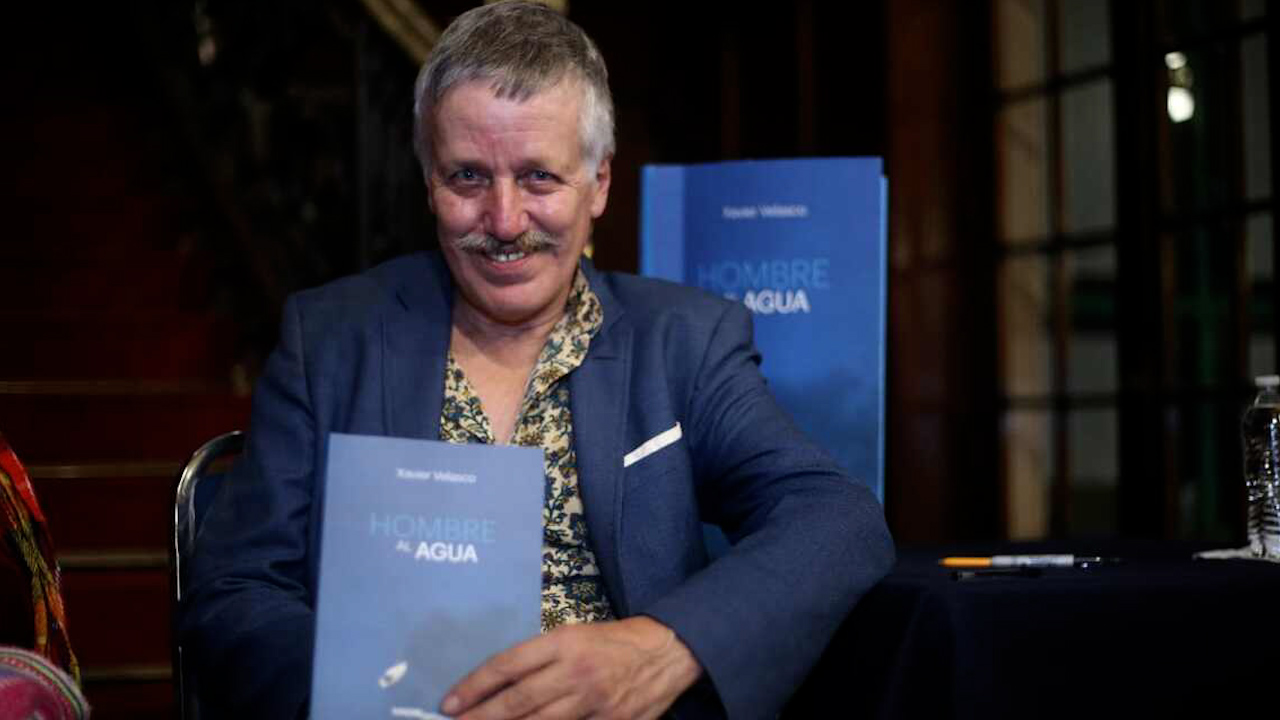 Xavier Velasco revela la inspiración detrás de ‘Hombre al agua’