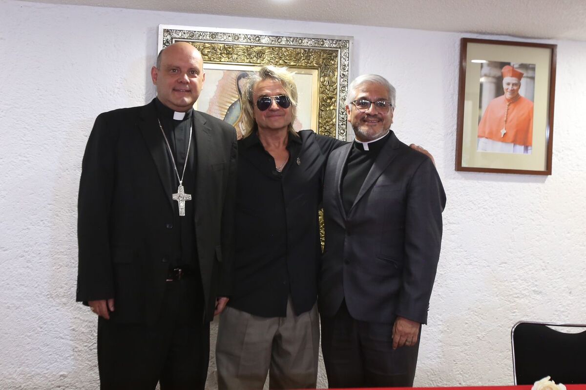 Monseñor Francisco Acero, Nacho Cano, y el Padre Martín Muñoz. (ARIANA PÉREZ)