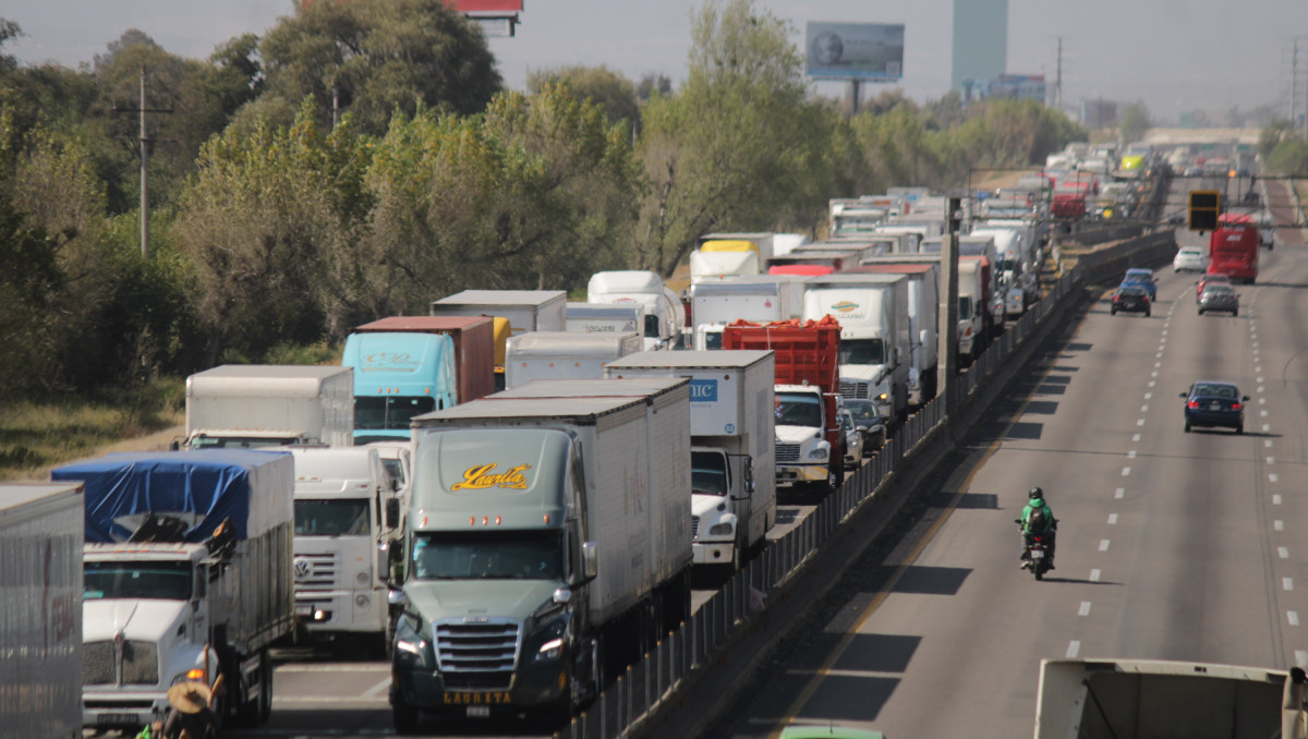 Autopista México-Puebla: Proponen mayor seguridad para evitar robo a camiones de carga | Agencia Es Imagen