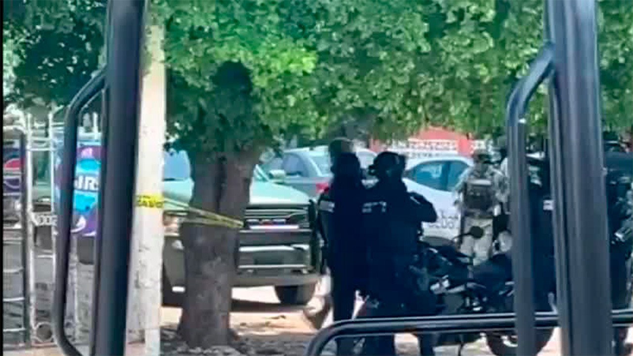 Sicarios irrumpen en vivienda y asesinan a dos hombres en Culiacán