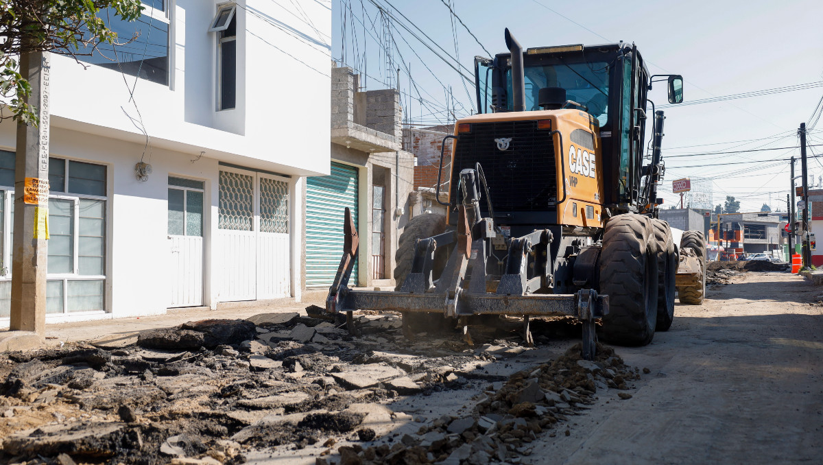 Aspectos de obras de pavimentación en Puebla | Agencia Es Imagen