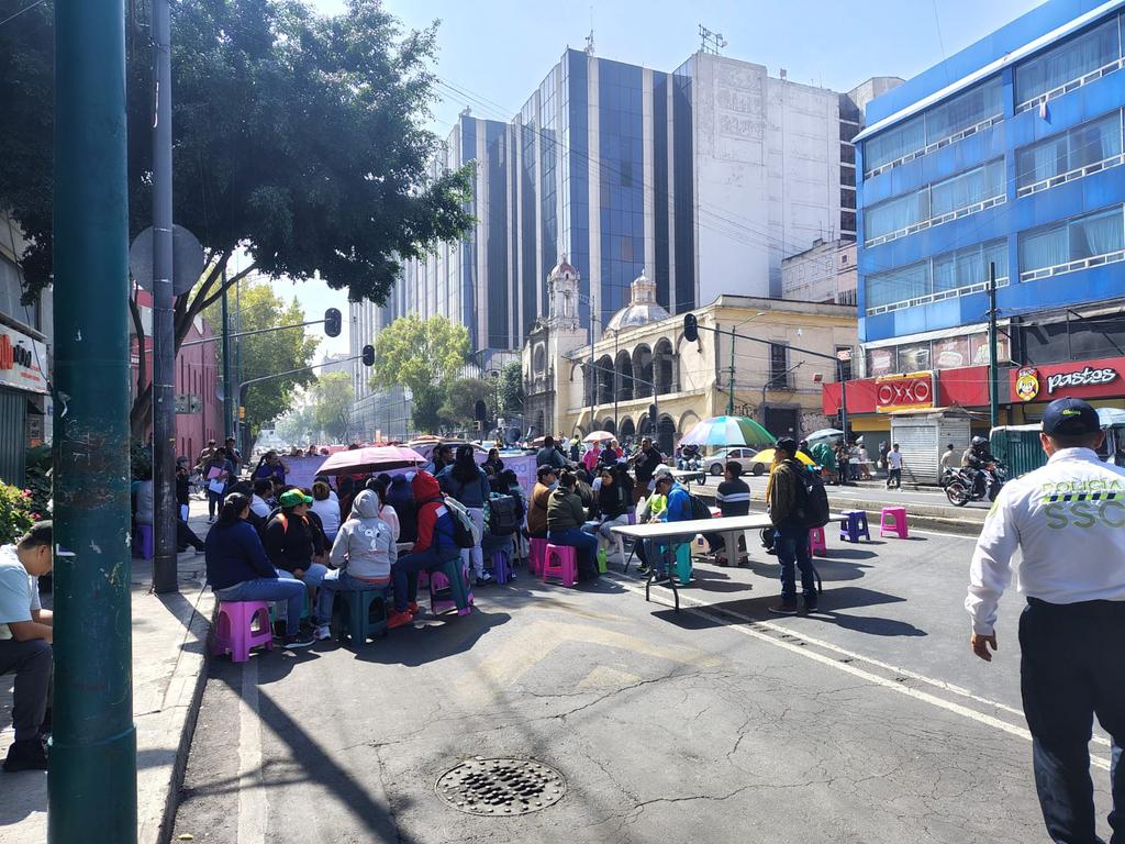 Bloqueo de la CNTE en Izazaga.| Foto: Subsecretaría de Concertación Política, Prevención y Buen Gobierno
