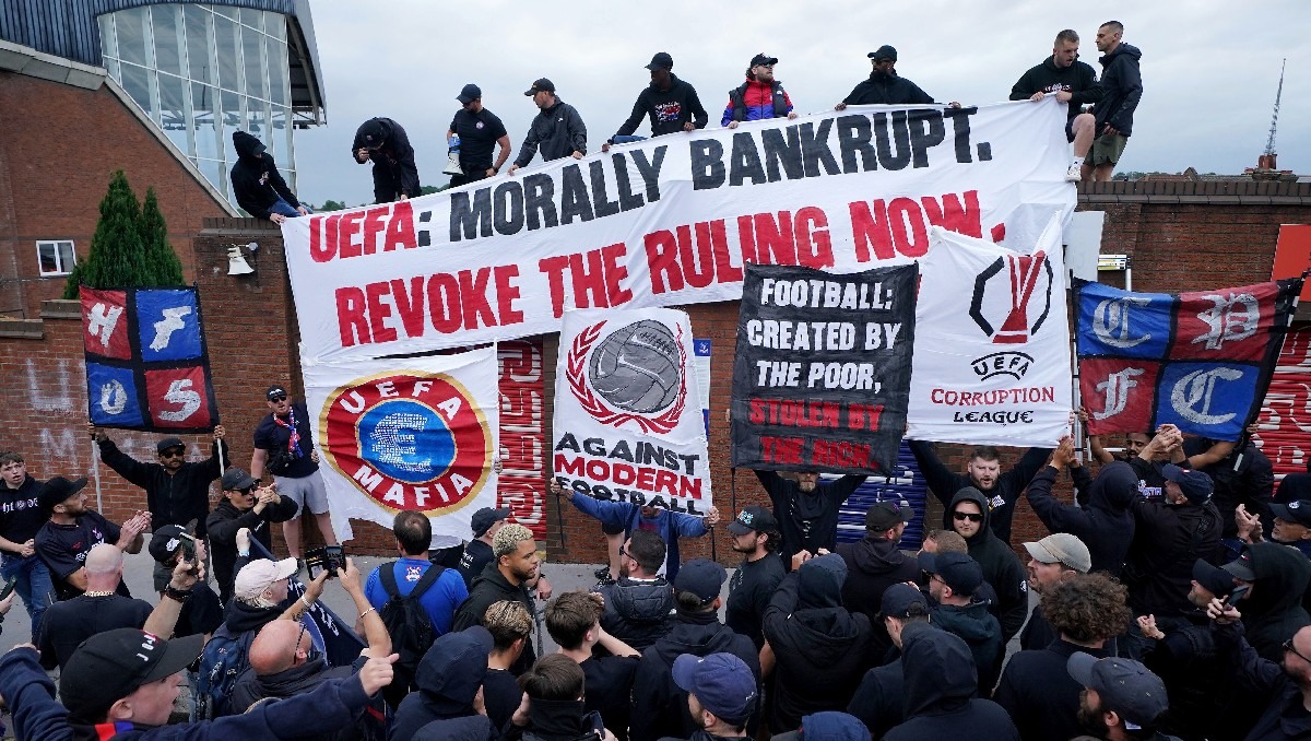 Crystal Palace en la lucha legal para disputar la Europa League (AP)