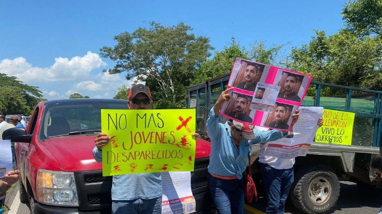Familiares exigen ayuda tras desaparición de empresario en Veracruz