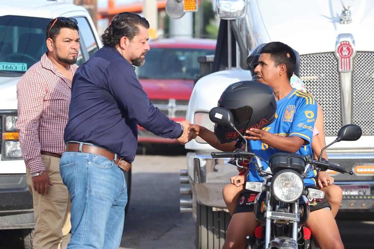 En Torreón, entregan cascos certificados a motociclistas capacitados. (Cortesía)