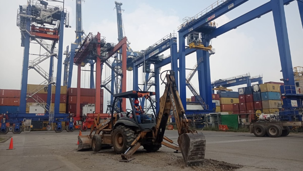 Trabajos de remodelación en el puerto de Altamira.