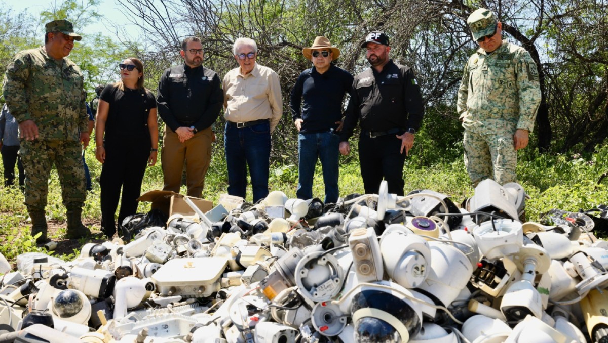 La Fiscalía General de Sinaloa colaboró en el operativo con la destrucción de mil 652 cámaras de videovigilancia.  | Foto: Especial