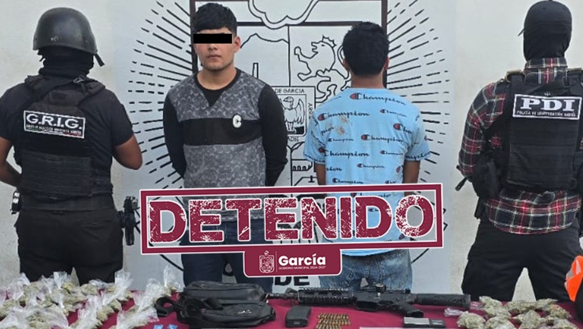 Ellos portaban una presunta arma corta calibre 9 mm y varias dosis de droga. Foto: Especial