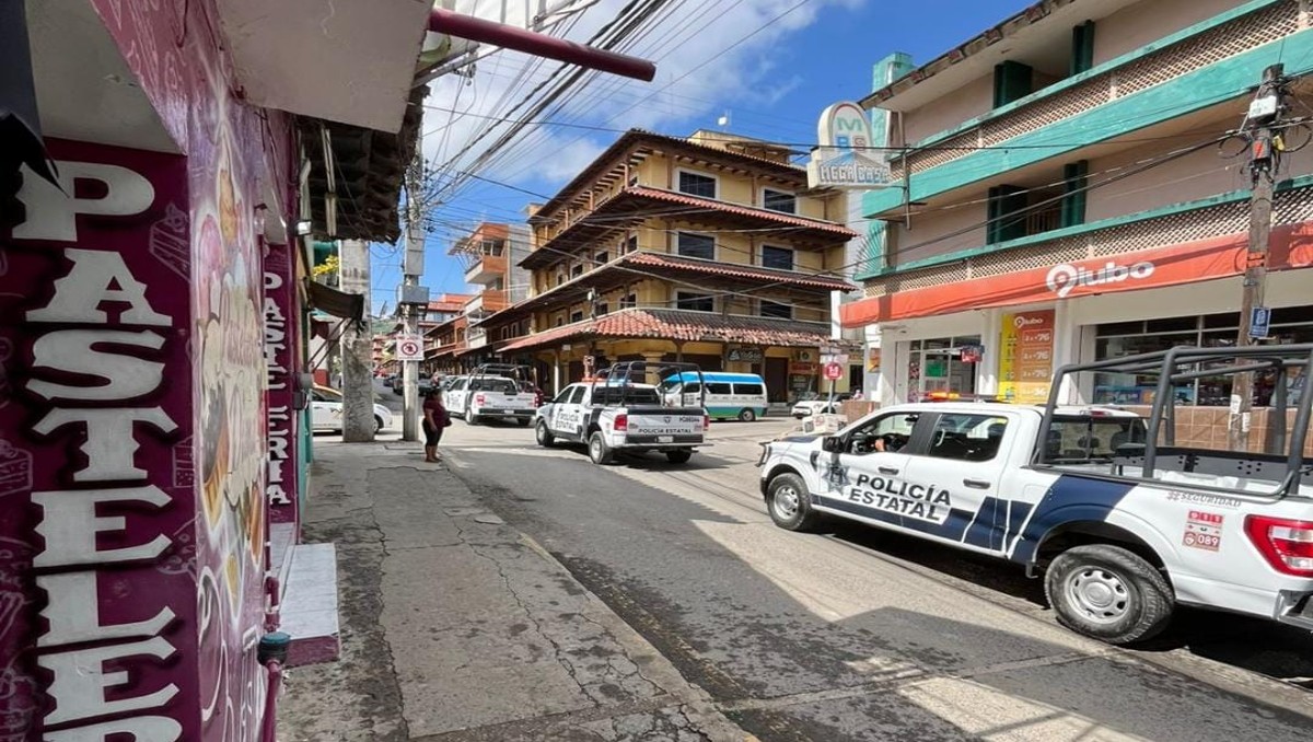 Retienen a cinco elementos de seguridad pública municipal y al secretario del Ayuntamiento. (Wendy Salazar)