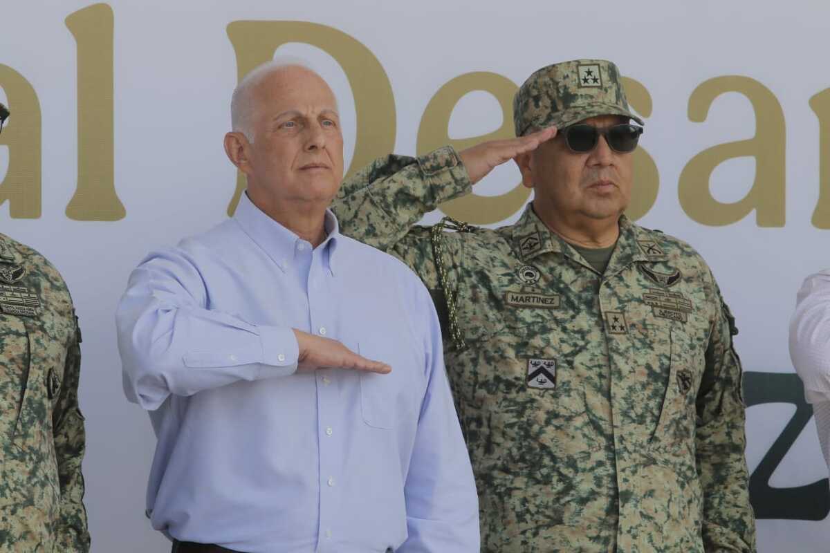 En Torreón, arranca campaña de canje de armas. Manuel Guadarrama)