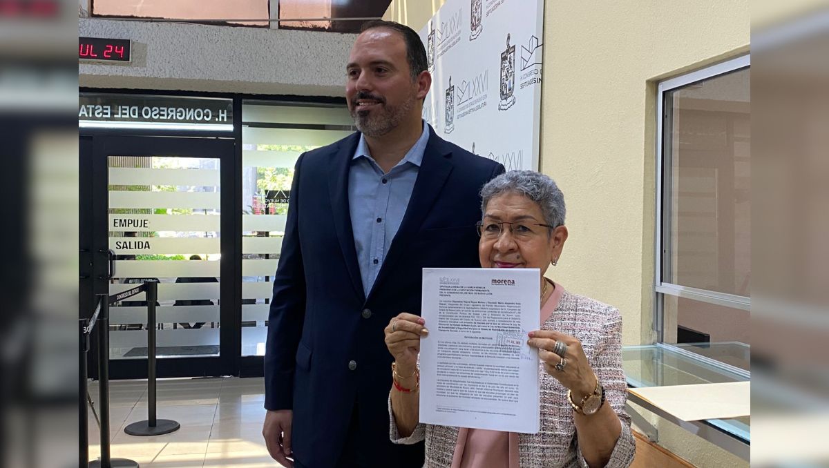 Reyna Reyes y Mario Soto, de Morena, presentaron un programa de transporte escolar hacia la educación básica. | Kevin Recio