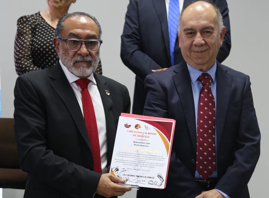 Juan Rubén Alvarado Rubio fue reconocido como decano de la cirugía taurina. (Cortesía)