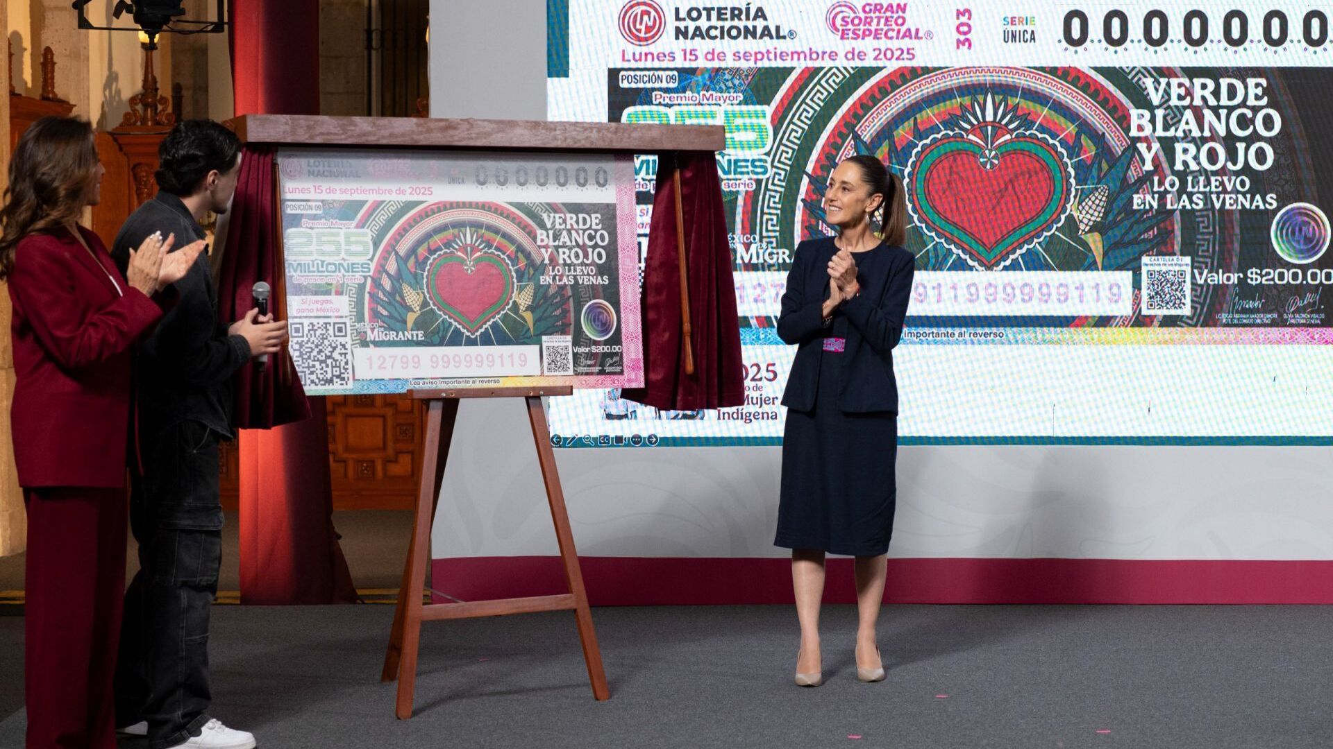 Lotenal presenta billete de lotería conmemorativo a los migrantes